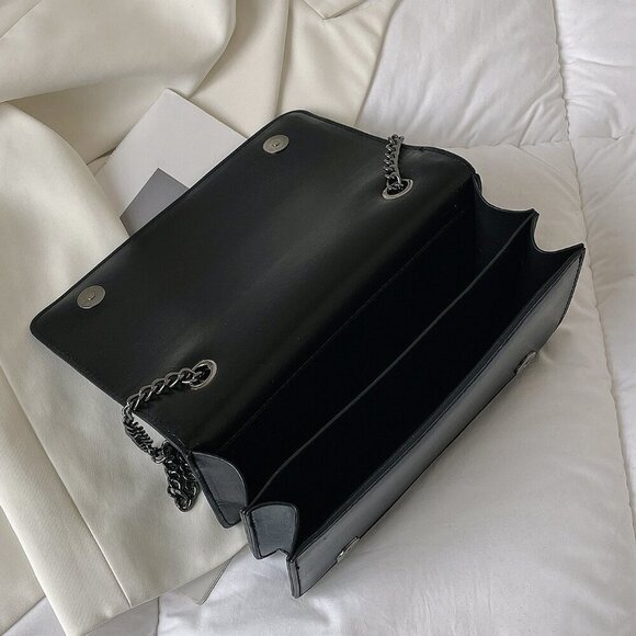 Black Elegant Women's V-Shaped Embroidery Thread Shoulder Bag With Chain Decor - Picture 4 of 5